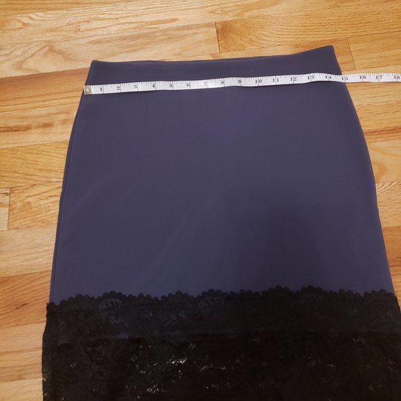 Lace Trimmed Skirt - Picture 3 of 4